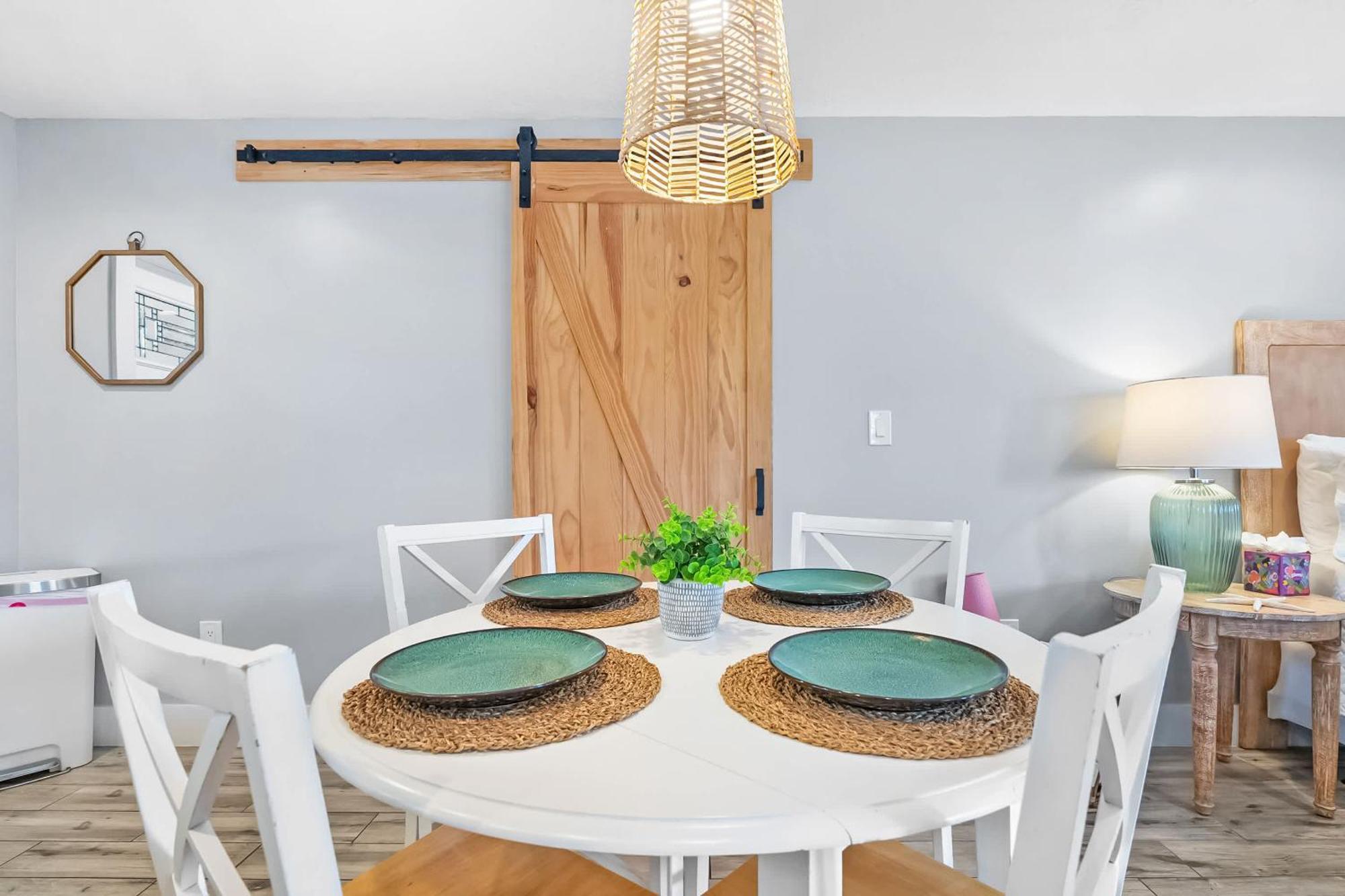 Coral Cottage, Stylish Studio Suite On Canal, Walkable To Beach, Private Parking سانت أوغيستين المظهر الخارجي الصورة